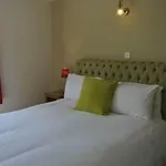 Wellington 4*
