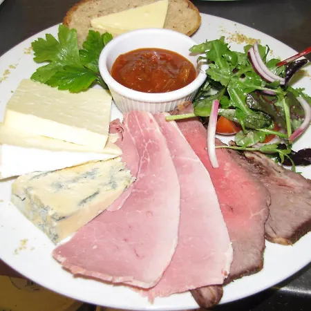 Wellington 4*